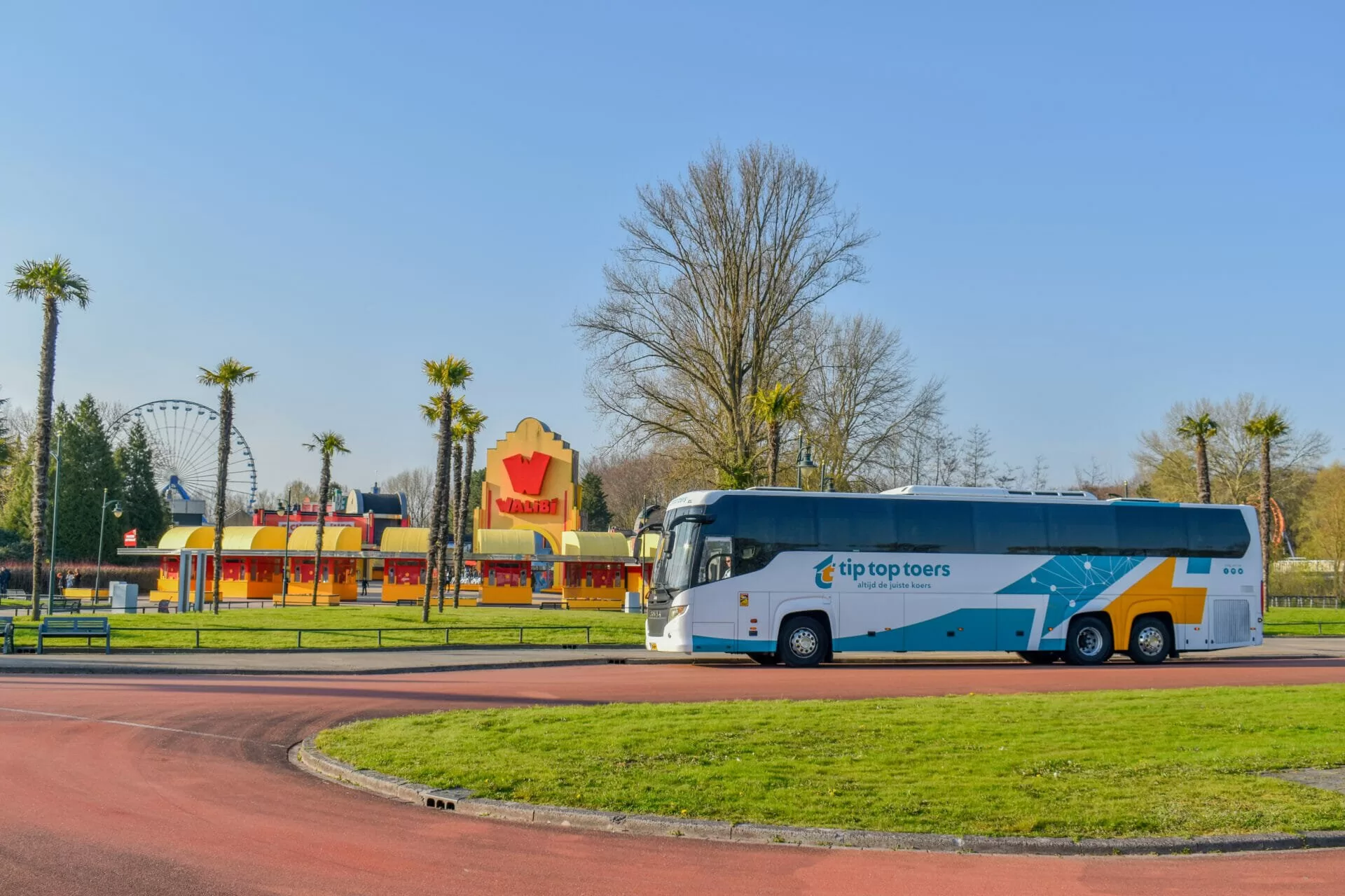 Met de bus naar Walibi